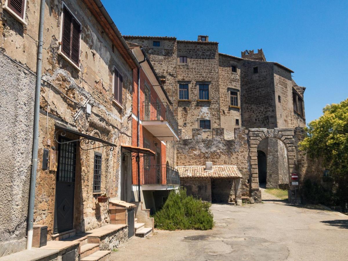 Casa Vacanze La Piazzetta Del Castello Montecalvello ภายนอก รูปภาพ