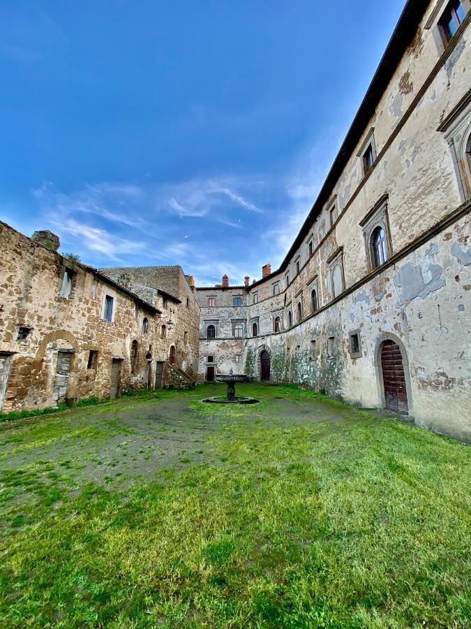 Casa Vacanze La Piazzetta Del Castello Montecalvello ภายนอก รูปภาพ
